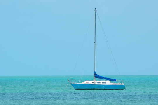 Sailboat。
