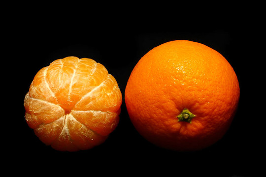 新鮮和Peeled Orange
