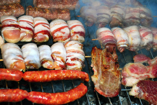 肉類在燒烤