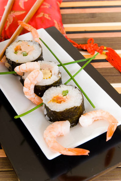 生魚片壽司；
