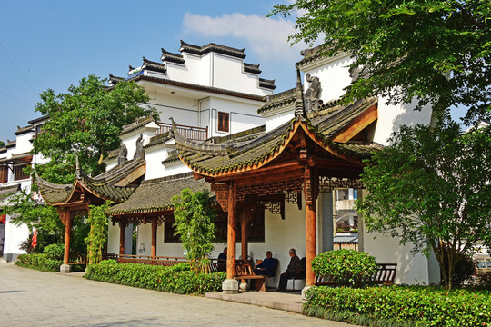 深奧古村j