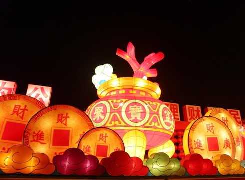 聚寶盆花燈造型
