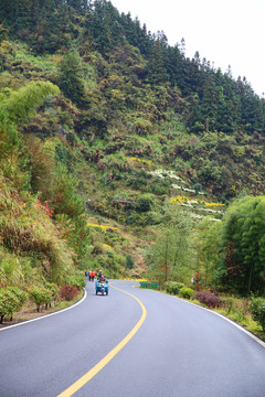 山區(qū)公路