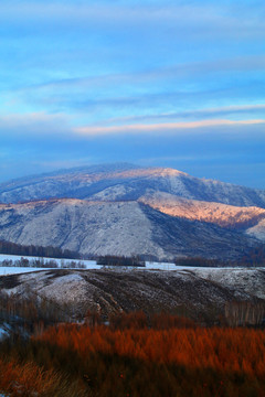 山脈雪景