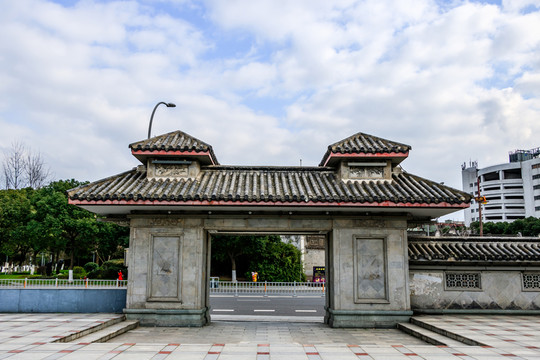 烏云下寧波三江口 寧波建筑