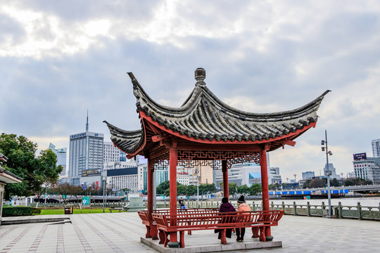 烏云下寧波三江口 寧波建筑