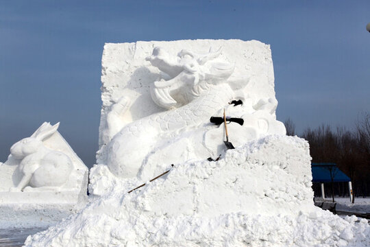 雪雕 雪 冬天 龍