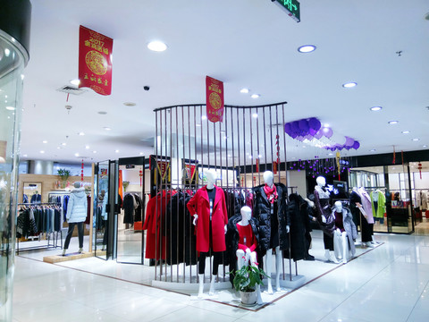 商場(chǎng)女裝專賣