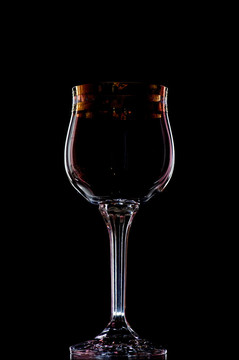 黑色酒杯