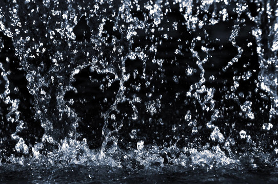 落下的水