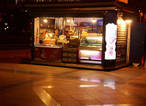 便民店 夜間
