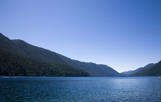 新月湖