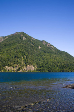 新月湖