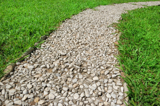 在花園小路