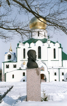 Tzar Nikolay II紀(jì)念碑和Theodor Cathedral