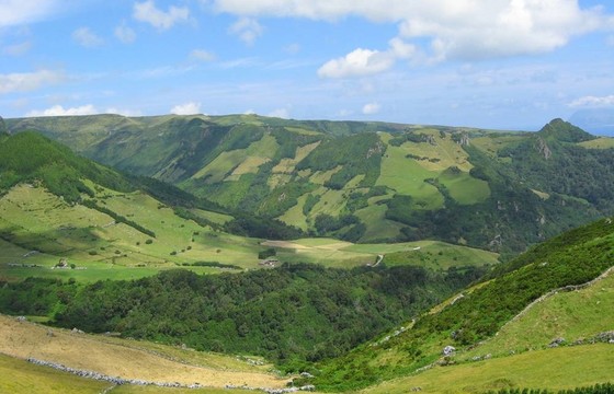 在亞速爾群島Hills和Mountains
