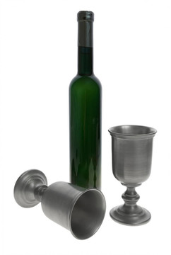 葡萄酒杯和瓶