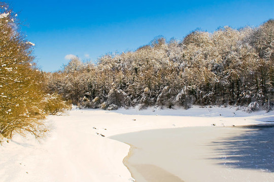 Lago de Legutiano helado
