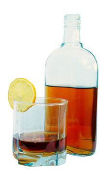 瓶干邑；干邑和檸檬杯
