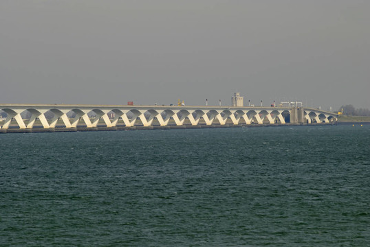 的zeelandbrug