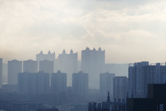 早晨的霧霾昆明都市風(fēng)光陽(yáng)光