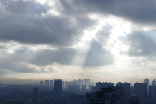 早晨的霧霾 昆明都市風(fēng)光陽(yáng)光