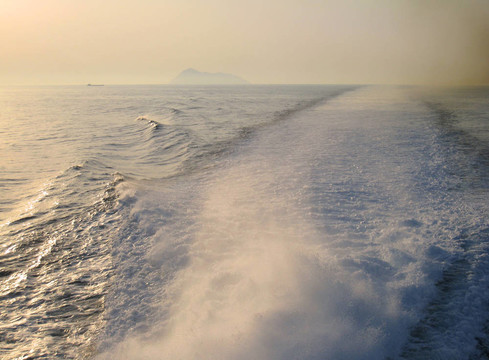 艇沖浪