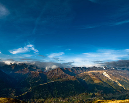 生動(dòng)的山