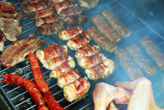 肉類在燒烤