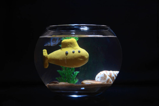 潛艇在水族館