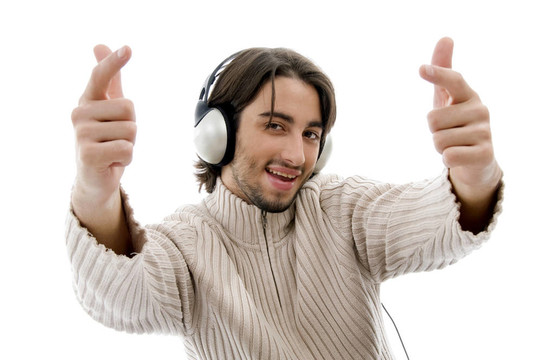 英俊的模型聽音樂