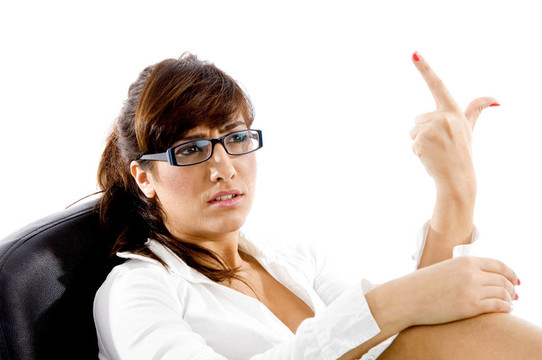 反對(duì)女人手指?jìng)?cè)視圖