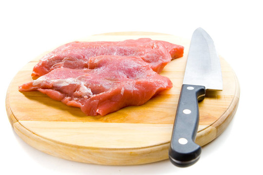 木質(zhì)板上的牛肉