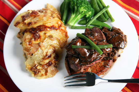 牛肉肉片飯從上面