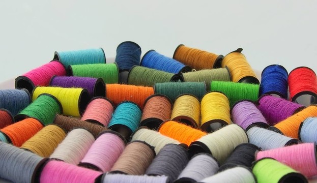 縫紉各種顏色的線