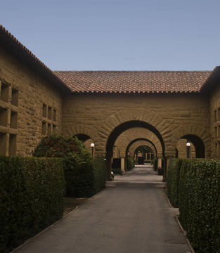 斯坦福大學(xué)中院路