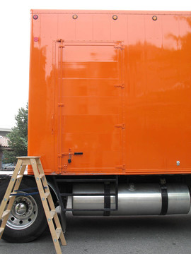 橙色新清潔車