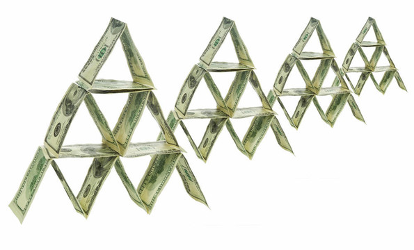 美元的金字塔
