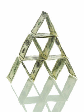 美元的金字塔