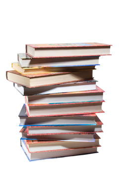 打不同的書；堆放