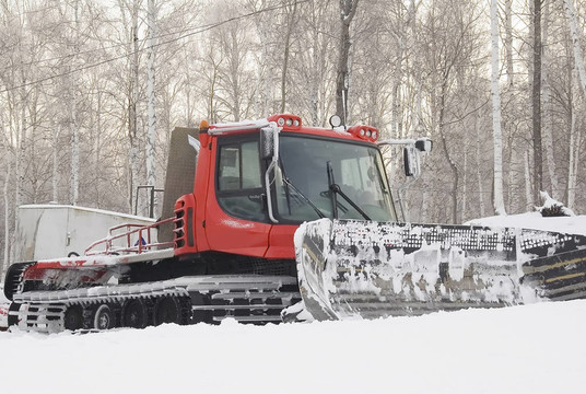 掃雪車在停車場