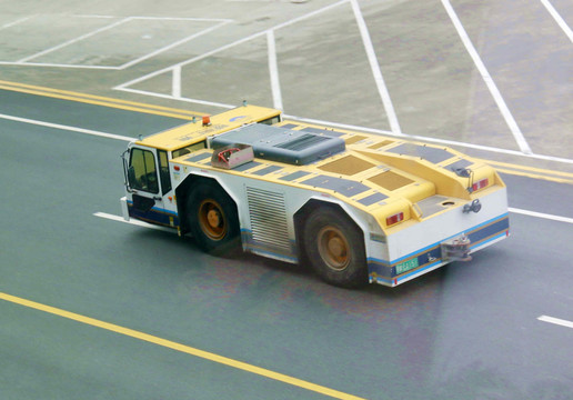 飛機(jī)牽引車
