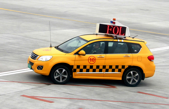 機(jī)場(chǎng)引導(dǎo)車