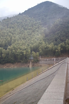 山區(qū)水庫堤壩