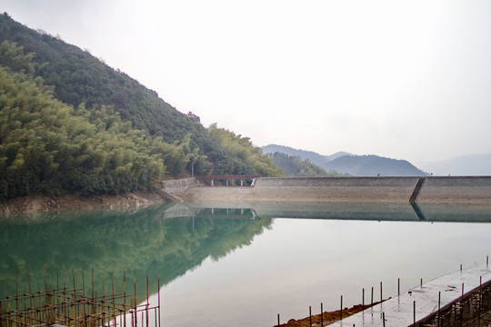山區(qū)水庫(kù)景點(diǎn)