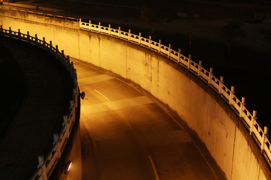 重慶機(jī)場夜景 地下通道入口