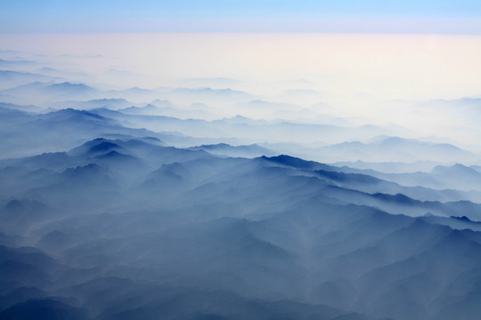 俯瞰水墨群山