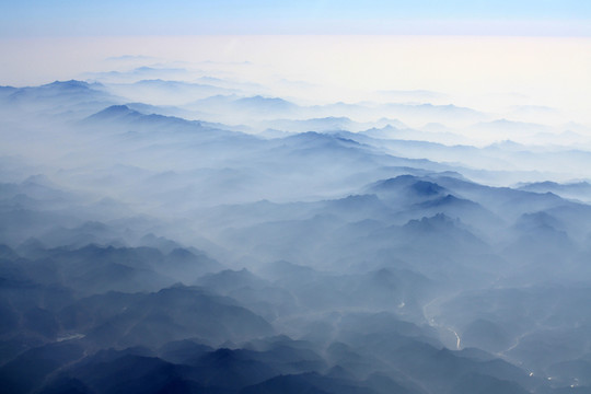 俯瞰水墨群山