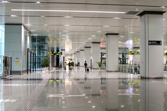 天津機(jī)場T2航站樓內(nèi)景