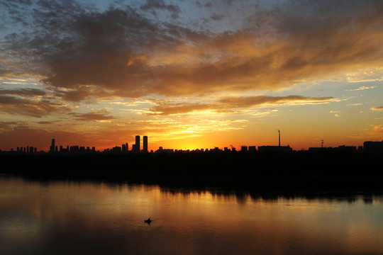 沈陽渾河 城市夕陽晚霞
